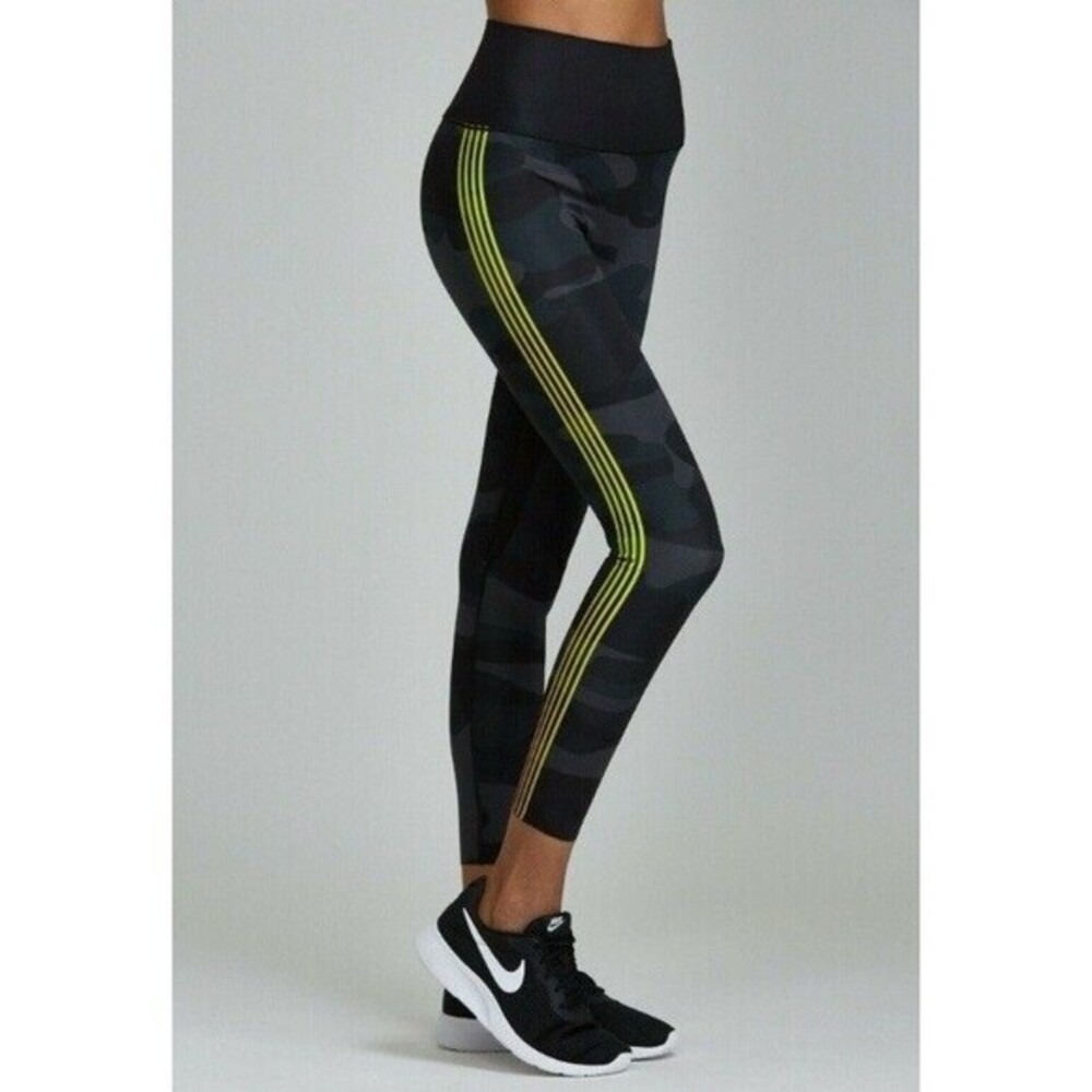 NOLI Yoga Warrior Camo High Rise 7/8 Legging Womens M Black Runing Workout Gym